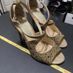 Betsey Johnson Women's Sage Stiletto Open Toe Heel Gold Rhinestone Sz 7